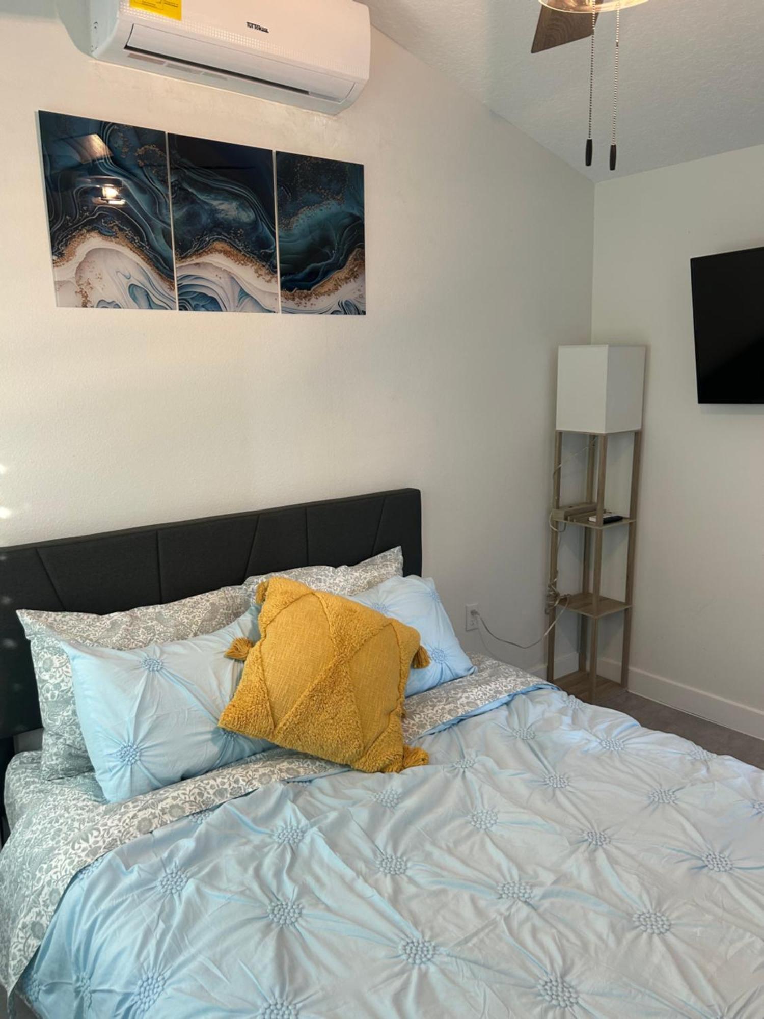 Perfect Getaway-Lovely Cottage House- Near Beaches Nokomis Exteriér fotografie